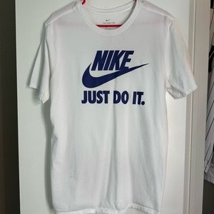Nike T-shirt